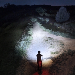 Lampa rowerowa Fenix BC26R