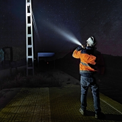 Latarka LED Fenix WF26R