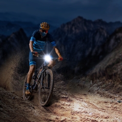 Lampa rowerowa Fenix BC26R