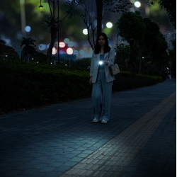 Latarka LED Fenix E05R czarna