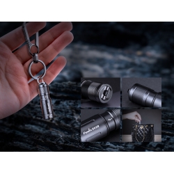 Latarka LED Fenix E02R czarna