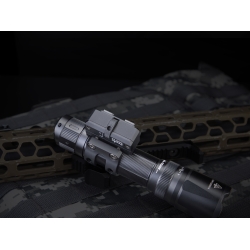 Montaż taktyczny latarki Fenix ALG-16