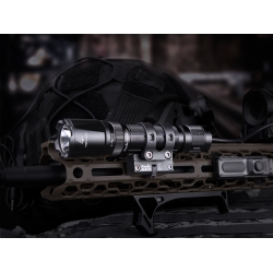 Montaż taktyczny latarki Fenix ALG-16