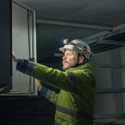 Latarka czołowa Fenix HP25R V2.0