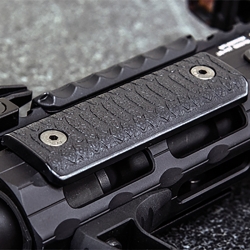 Panel osłony Leapers M-LOK czarny 4 szt.