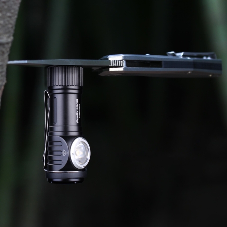 Latarka kątowa LED Fenix LD15R