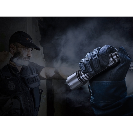 Latarka taktyczna LED Fenix TK22 TAC