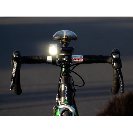 Lampa rowerowa Fenix BC25R