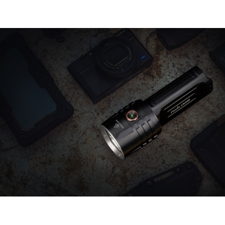Latarka LED Fenix LR35R czarna