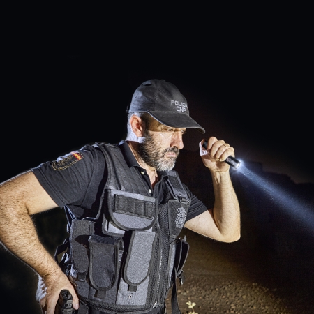 Latarka taktyczna LED Fenix PD35 V3.0 czarna
