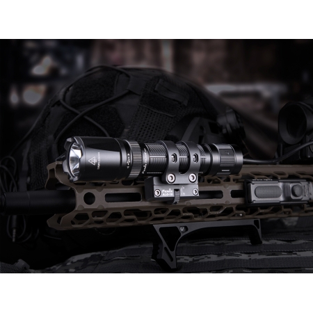 Montaż taktyczny latarki Fenix ALG-16