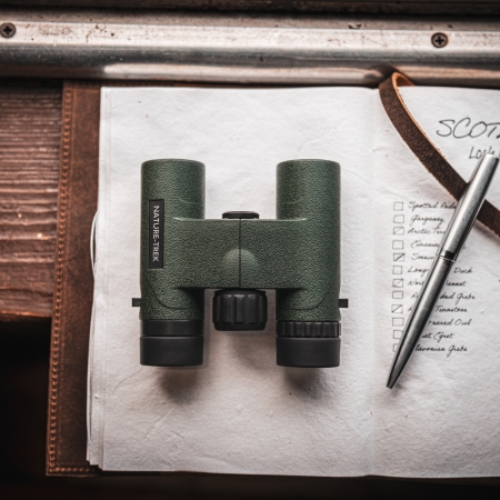Lornetka Hawke Nature Trek Compact 10x25 zielona