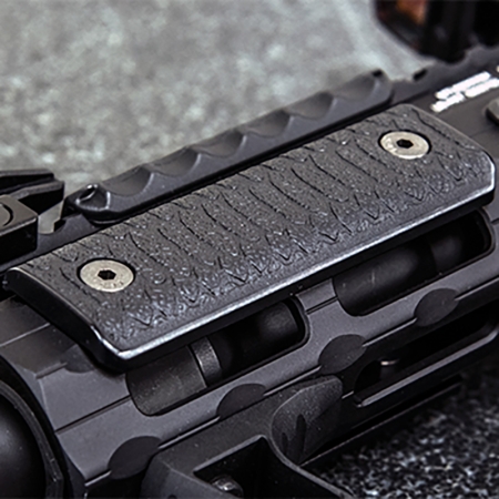 Panel osłony Leapers M-LOK czarny 4 szt.