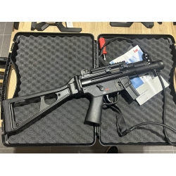 Pistolet HECKLER-KOCH SP5K kal. 9x19 (kolba składana+szyna)