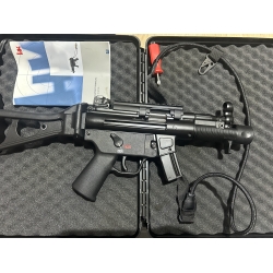 Pistolet HECKLER-KOCH SP5K kal. 9x19 (kolba składana+szyna)
