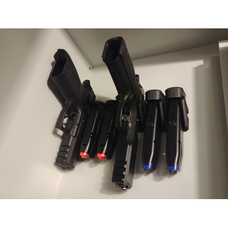 MHS Uchwyt magnetyczny na pistolet i magazynki Czarny