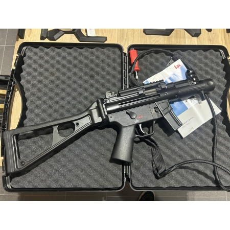 Pistolet HECKLER-KOCH SP5K kal. 9x19 (kolba składana+szyna)