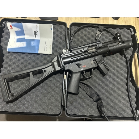 Pistolet HECKLER-KOCH SP5K kal. 9x19 (kolba składana+szyna)